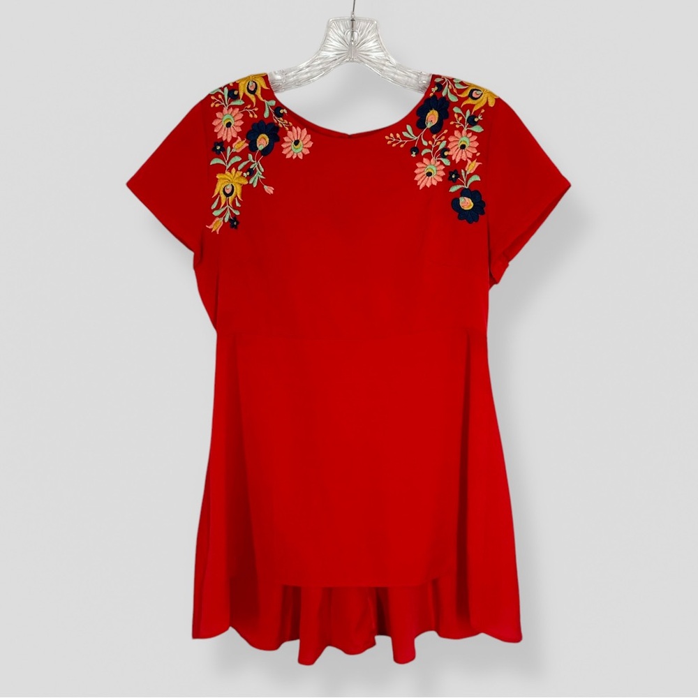 Missy Robertson Red Embroidered Flowers Size Small Hi Lo Casual Colorful Fiesta